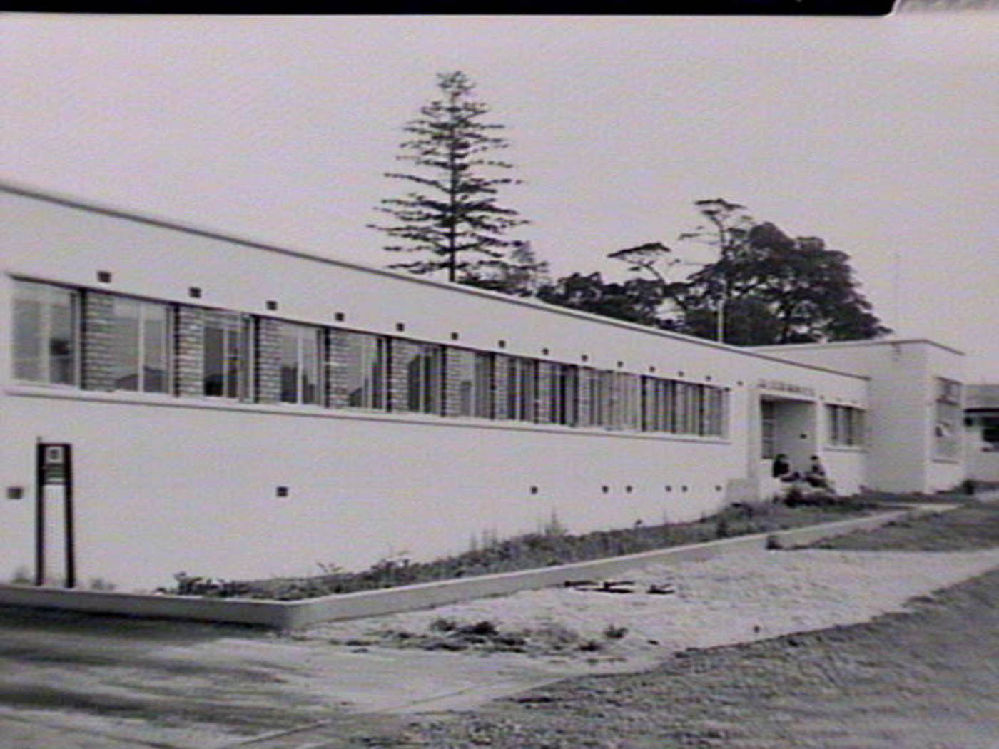 Here is a photo of the GMF Electric Motor Company factory in Arncliffe, NSW in September 1951. Found on the Trove website - copyright apparently expired in 2001.